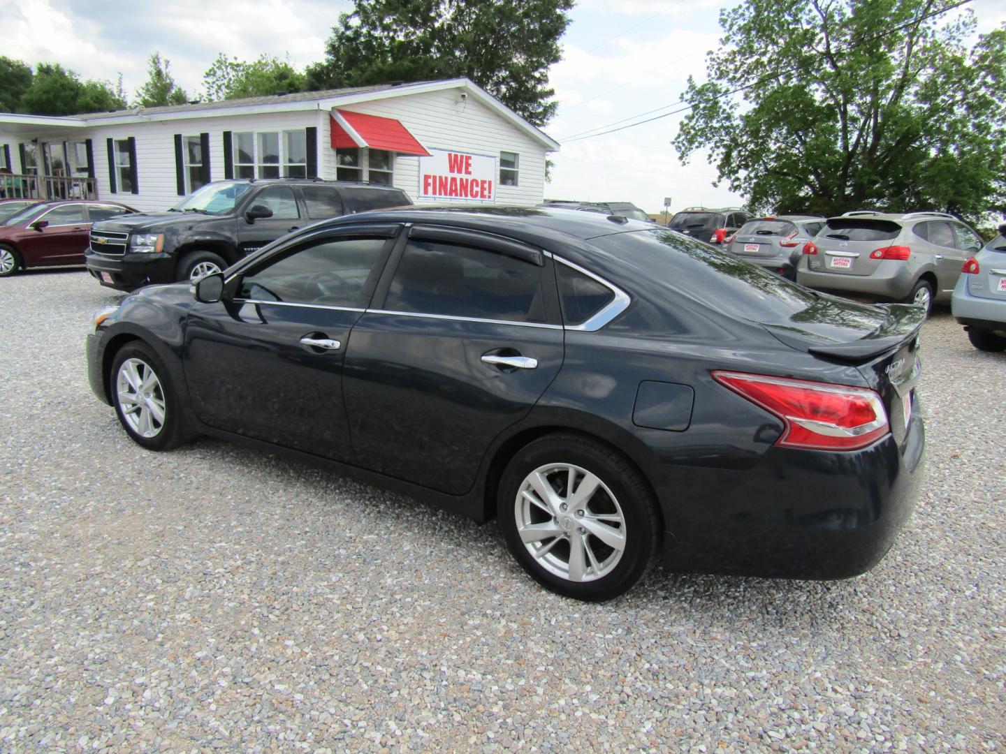 2013 Gray Nissan Altima 2.5 S (1N4AL3AP5DC) with an 2.5L L4 DOHC 16V engine, Automatic transmission, located at 15016 S Hwy 231, Midland City, AL, 36350, (334) 983-3001, 31.306210, -85.495277 - Photo#5